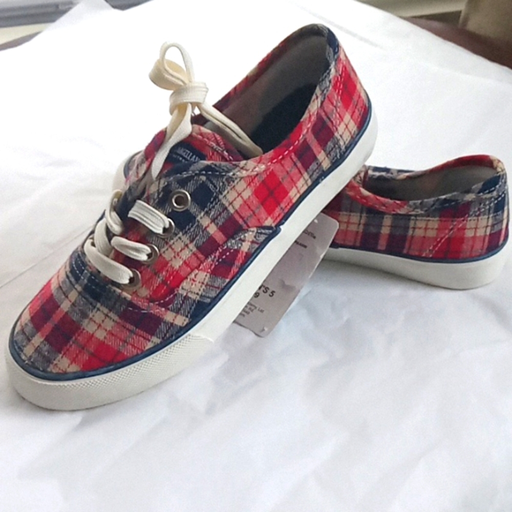 Plaid women's size 5 tennis shoe by Megellan Outdoors red, blue, and tan